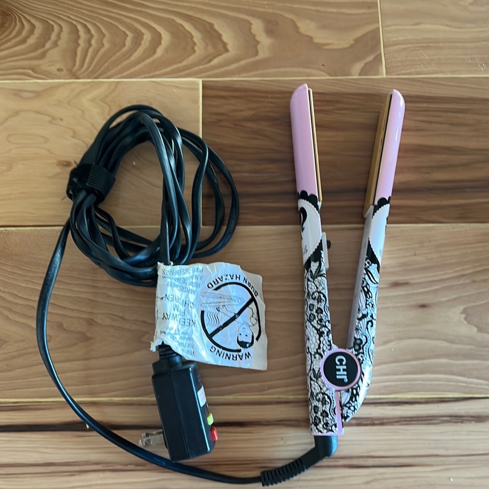CHI hair straightener